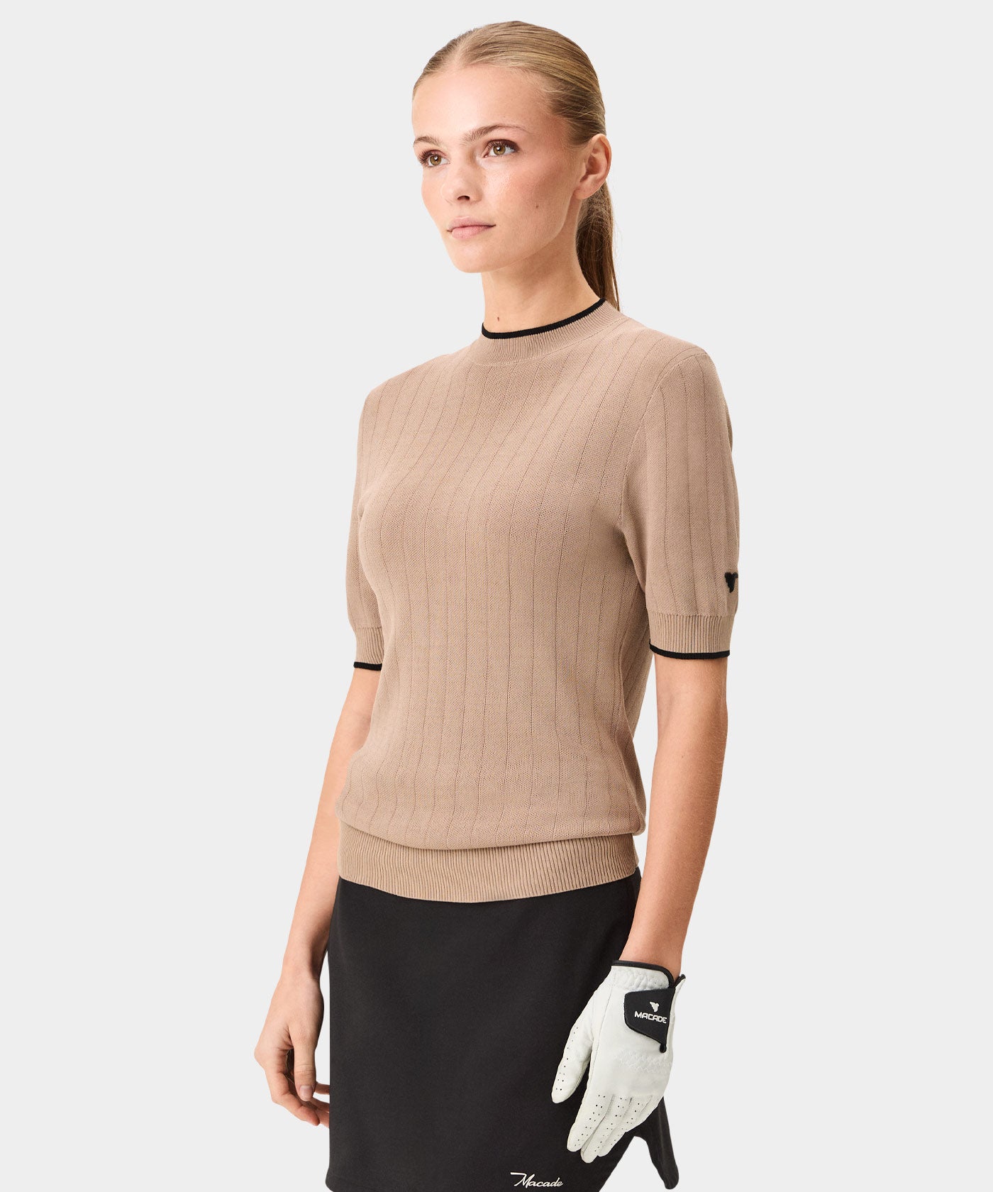 Gigi Ash Brown Wave Top