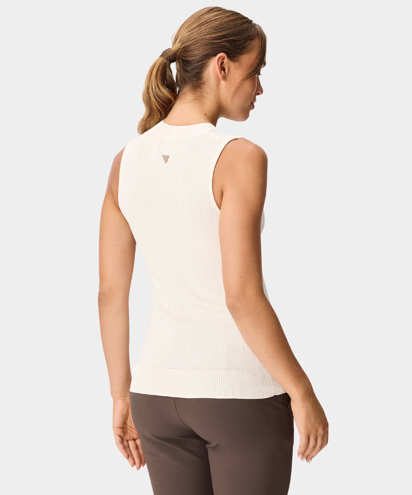 Ana Sleeveless V-Neck - Ivory
